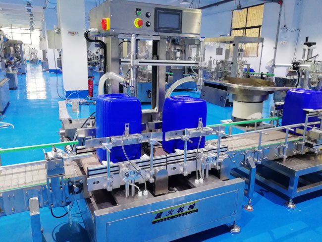 双头研磨液自动灌装机压塞旋盖生产线